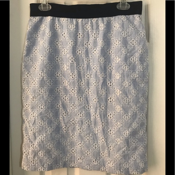 ANN TAYLOR SZ 8 lined lace cutout pencil skirt - Picture 1 of 7